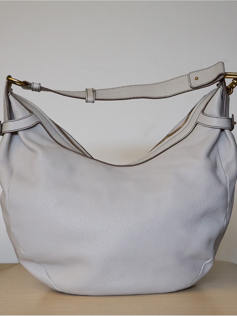 Salvatore Ferragamo Classic White Leather Shoulder Hobo Bag